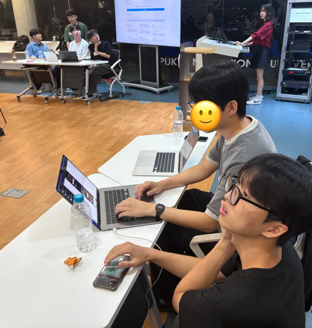 Waps 팀빌딩 행사를 운영하는 모습